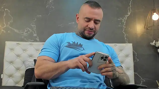 Snapshot of BruceDallas chatting on March 8, 12:55 am BruceDallas online show from March 8, 12:55 am