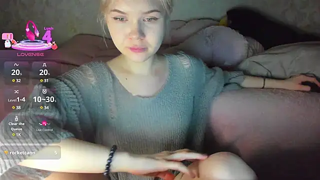 Snapshot of Dopaminegirl chatting on March 2, 5:58 pm Dopaminegirl online show from March 2, 5:58 pm