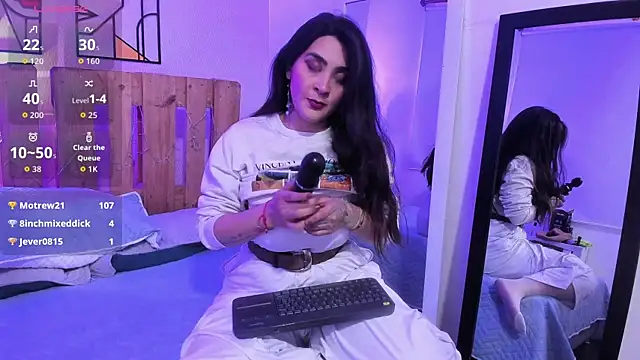 Snapshot of emily_amaya chatting on April 13, 8:58 pm emily amaya online show from April 13, 8:58 pm