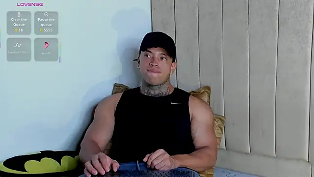 Stiven collins online show from May 19, 5:03 am