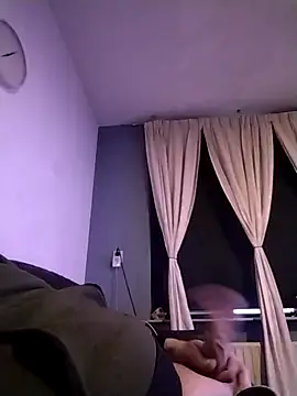 Knuffelstaaf123 online show from November 15, 7:16 am