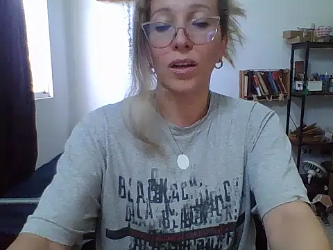 Snapshot of charlott_ponce chatting on June 23, 8:07 pm charlott ponce online show from June 23, 8:07 pm