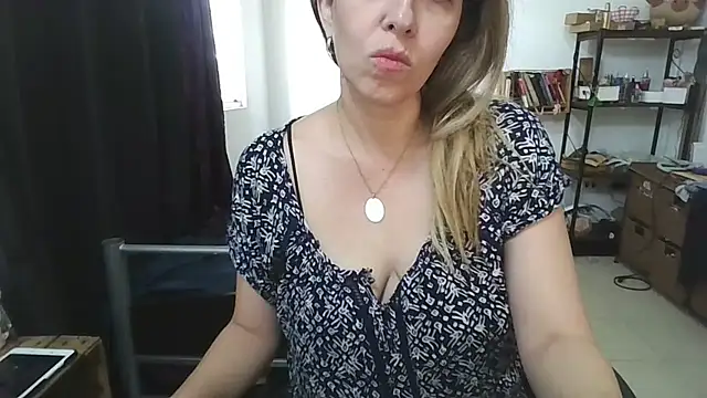 Snapshot of charlott_ponce chatting on July 13, 6:22 pm charlott ponce online show from July 13, 6:22 pm