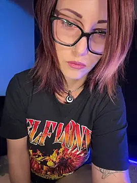 Snapshot of Astoria_Moon chatting on April 23, 9:19 am Astoria Moon online show from April 23, 9:19 am