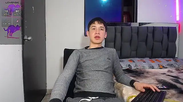 Mr daren  online show from March 3, 8:32 pm