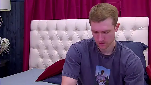 Snapshot of EthanPinkman chatting on September 10, 4:23 am EthanPinkman online show from September 10, 4:23 am