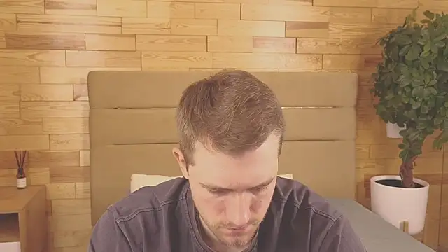 Snapshot of EthanPinkman chatting on October 2, 4:30 am EthanPinkman online show from October 2, 4:30 am