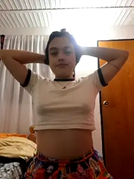 Snapshot of littlemelii chatting on June 17, 2:25 am littlemelii online show from June 17, 2:25 am