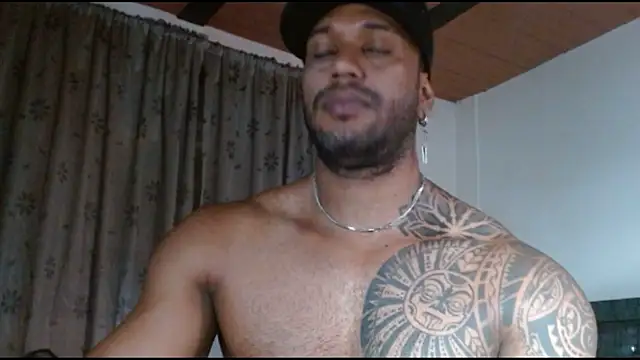 Snapshot of manolofitt chatting on May 10, 5:29 pm manolofitt online show from May 10, 5:29 pm
