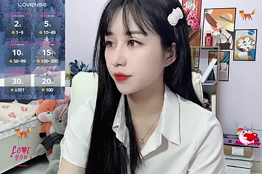  LLisa  online show from February 13, 9:30 am