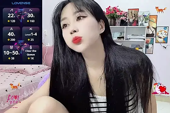  LLisa  online show from December 4, 2:10 am