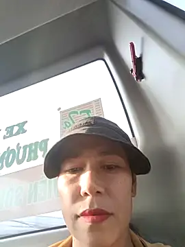 Snapshot of 2HotAsain4u chatting on February 4, 12:49 am 2HotAsain4u online show from February 4, 12:49 am