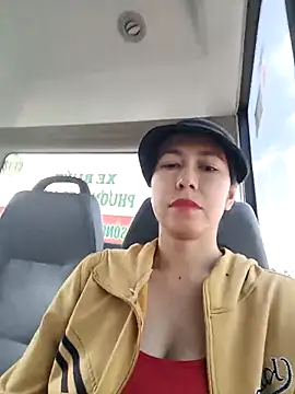 Snapshot of 2HotAsain4u chatting on February 5, 1:43 am 2HotAsain4u online show from February 5, 1:43 am