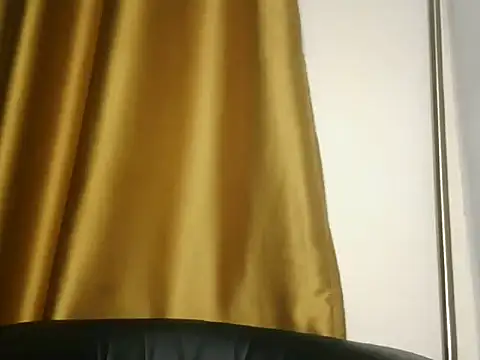 Snapshot of Mon_cherrie_ chatting on March 20, 2:27 am Mon cherrie online show from March 20, 2:27 am