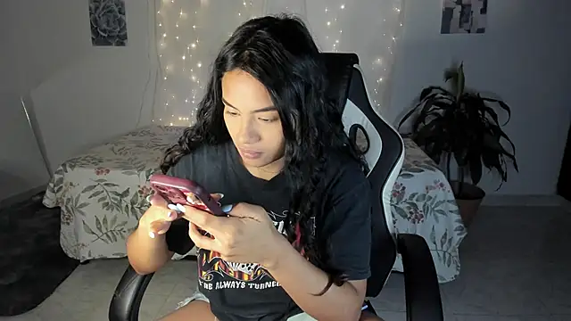 Riana Kean online show from October 27, 2:04 am