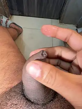 Snapshot of Cum_on_your_tityyy chatting on November 19, 1:49 am Cum on your tityyy online show from November 19, 1:49 am