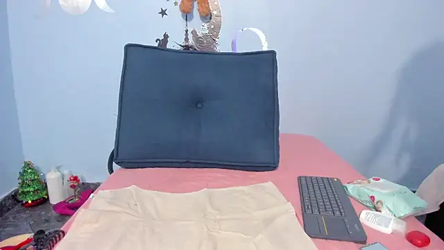  luna  sweet  online show from November 11, 1:27 am