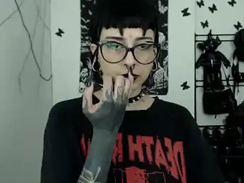 n0sferatus   online show from October 28, 3:54 am