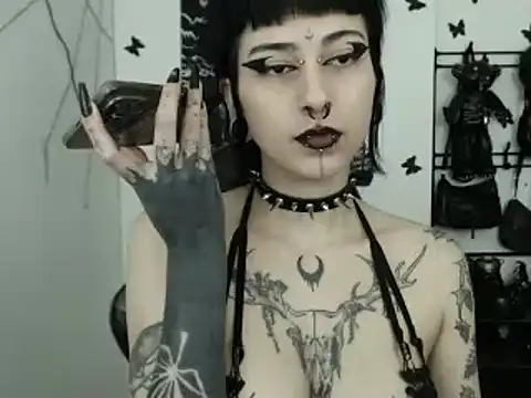 n0sferatus   online show from November 28, 3:53 am