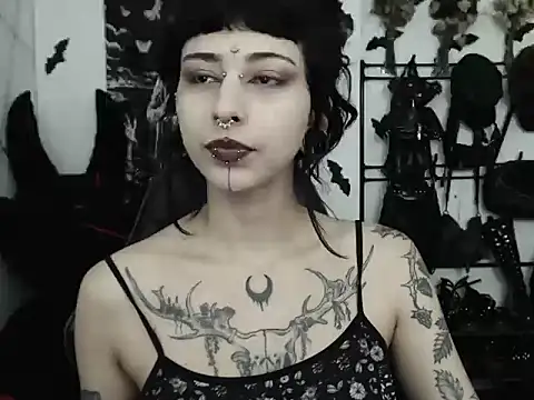 n0sferatus   online show from May 23, 2:17 am