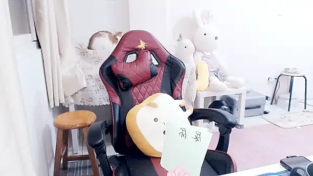 aFanny online show from March 5, 2:23 pm