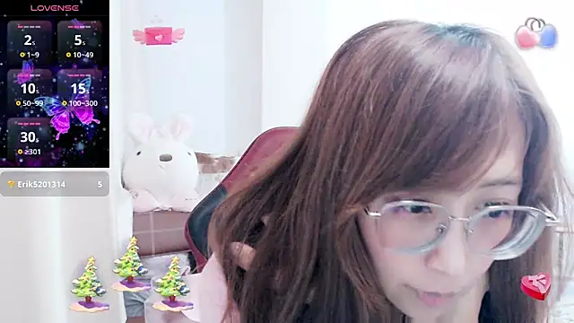 aFanny online show from March 13, 3:28 pm