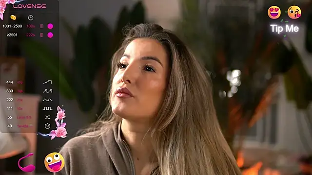 KellyMathews online show from October 11, 2:22 am