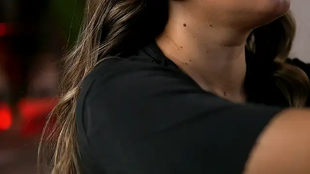 KellyMathews online show from April 3, 2:09 am