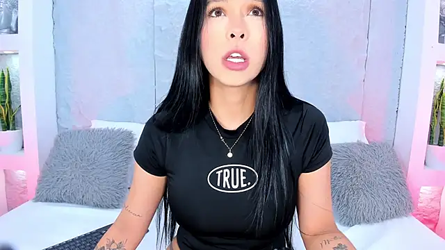 MiaCollson online show from November 14, 5:33 pm