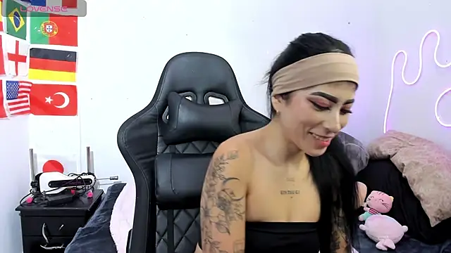 Snapshot of chaymae_nah_ chatting on July 1, 12:51 pm chaymae nah online show from July 1, 12:51 pm