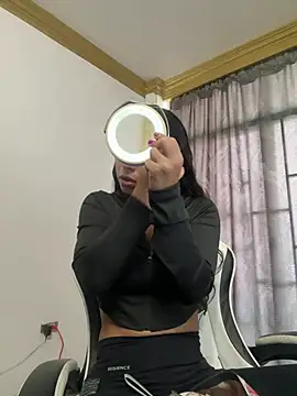 bella-black online show from April 10, 12:32 pm