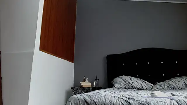 Snapshot of Emilia_1995 chatting on January 31, 7:51 pm Emilia 1995 online show from January 31, 7:51 pm