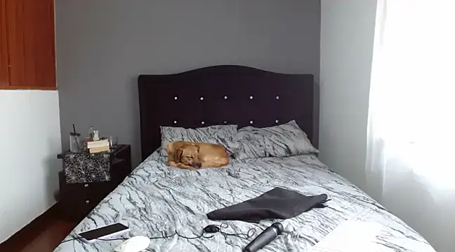 Snapshot of Emilia_1995 chatting on February 10, 12:50 pm Emilia 1995 online show from February 10, 12:50 pm