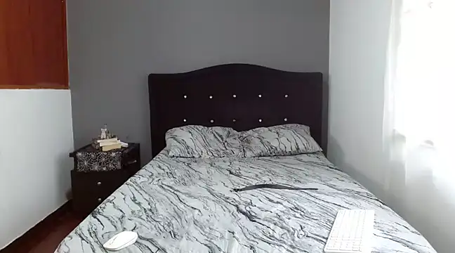 Snapshot of Emilia_1995 chatting on February 24, 12:37 pm Emilia 1995 online show from February 24, 12:37 pm