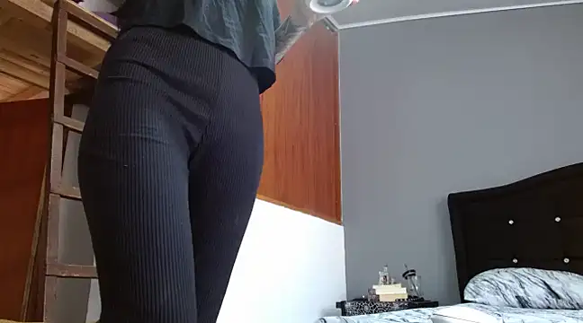 Snapshot of Emilia_1995 chatting on March 11, 12:39 pm Emilia 1995 online show from March 11, 12:39 pm