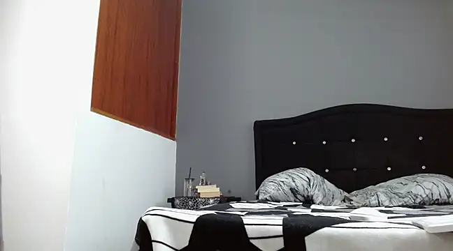 Snapshot of Emilia_1995 chatting on March 16, 9:26 pm Emilia 1995 online show from March 16, 9:26 pm