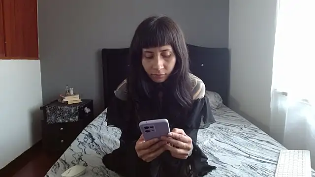 Snapshot of Emilia_1995 chatting on November 9, 3:32 pm Emilia 1995 online show from November 9, 3:32 pm