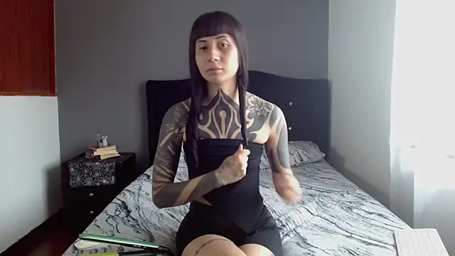 Snapshot of Emilia_1995 chatting on November 14, 3:11 pm Emilia 1995 online show from November 14, 3:11 pm