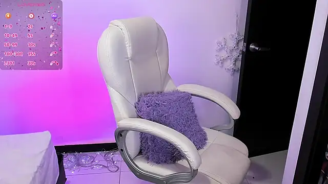 Snapshot of nyna_1 chatting on January 9, 10:20 pm nyna 1 online show from January 9, 10:20 pm