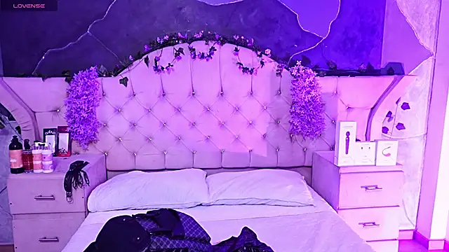 AmberGreyy  online show from June 27, 6:13 pm
