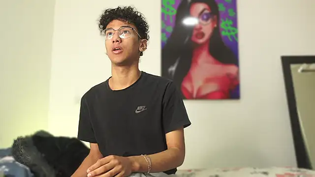 harrytwink18 online show from December 5, 1:28 pm