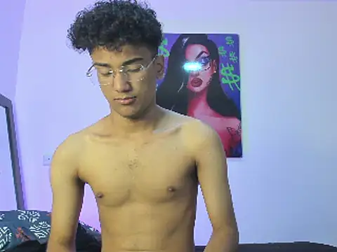 harrytwink18 online show from February 24, 6:04 pm