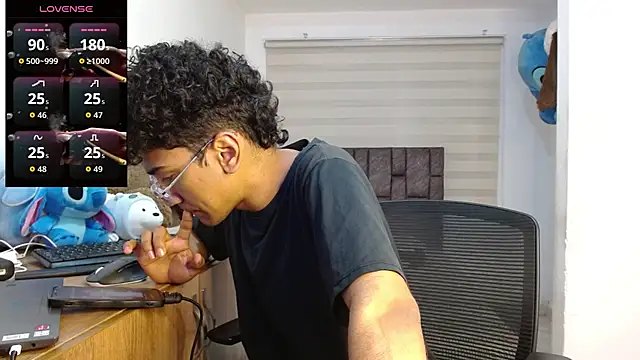 harrytwink18 online show from September 11, 5:46 pm