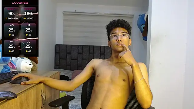 harrytwink18 online show from September 12, 4:07 pm