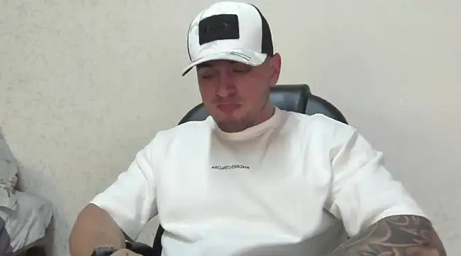 Teilor Creed online show from January 1, 8:15 pm