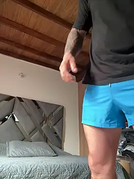 Teilor Creed online show from February 9, 2:07 pm