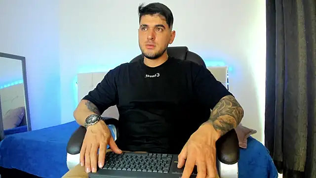 Teilor Creed online show from December 13, 8:25 pm