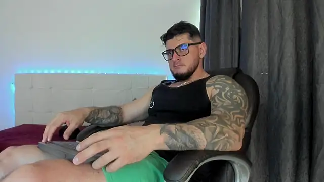 Teilor Creed online show from February 21, 6:42 pm