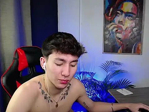 Snapshot of SebasstianGrand chatting on March 9, 5:33 am SebasstianGrand online show from March 9, 5:33 am