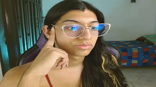 engielphoenis14 online show from November 4, 9:47 pm